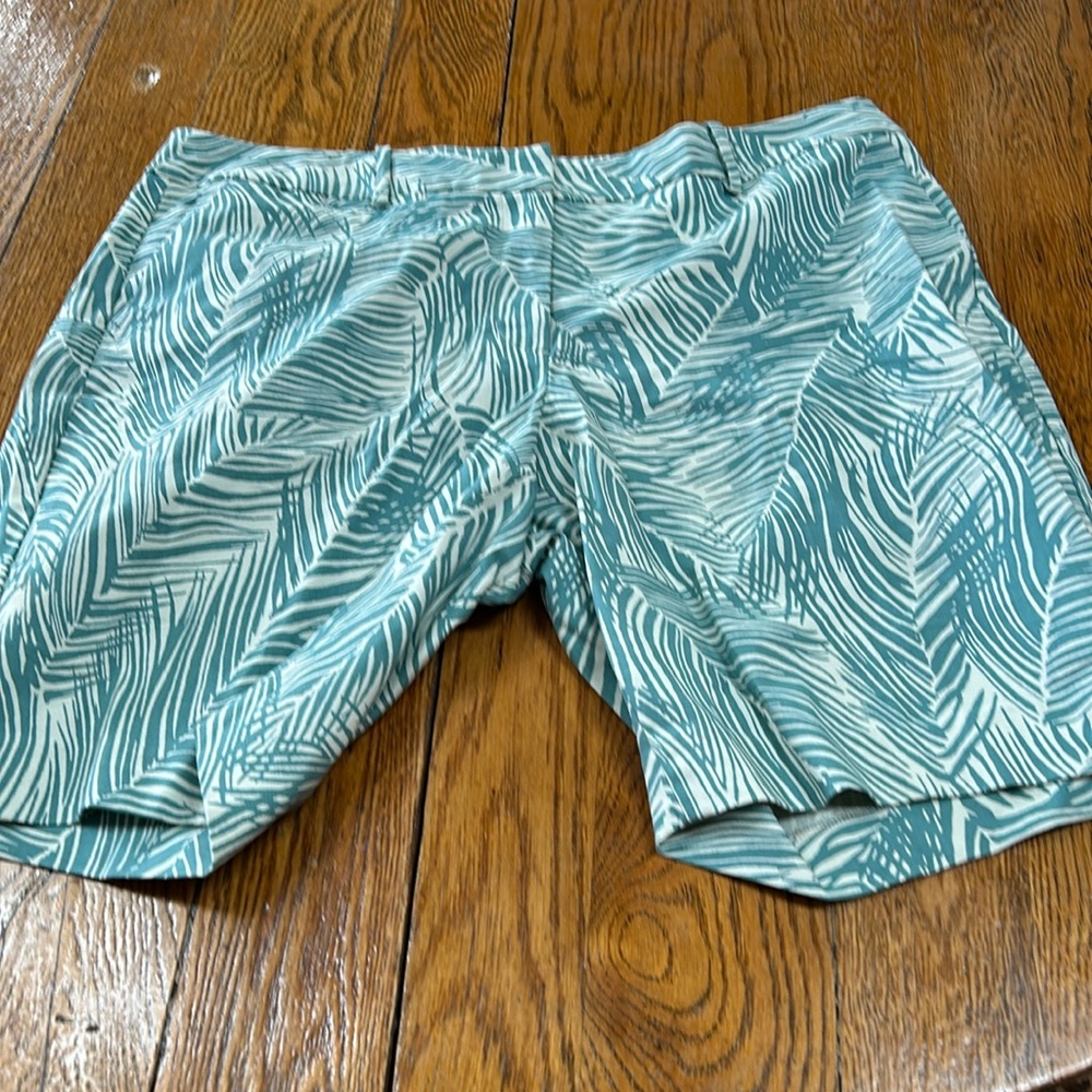 Talbots aqua tropical print ladies shorts. Size 18W Petite. Excellent condition